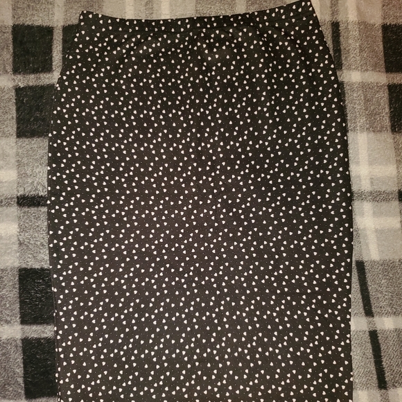 Heart Print Pencil Skirt - Picture 4 of 6